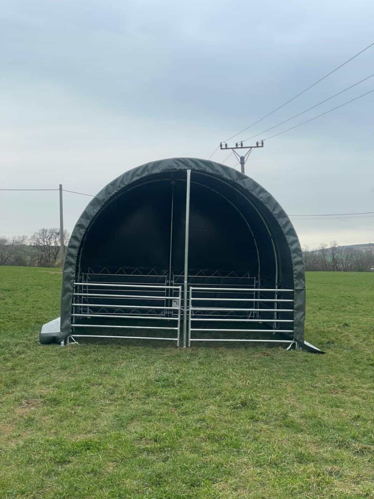 Zelený prístrešok Hagro pre zvieratá 4 × 4 m